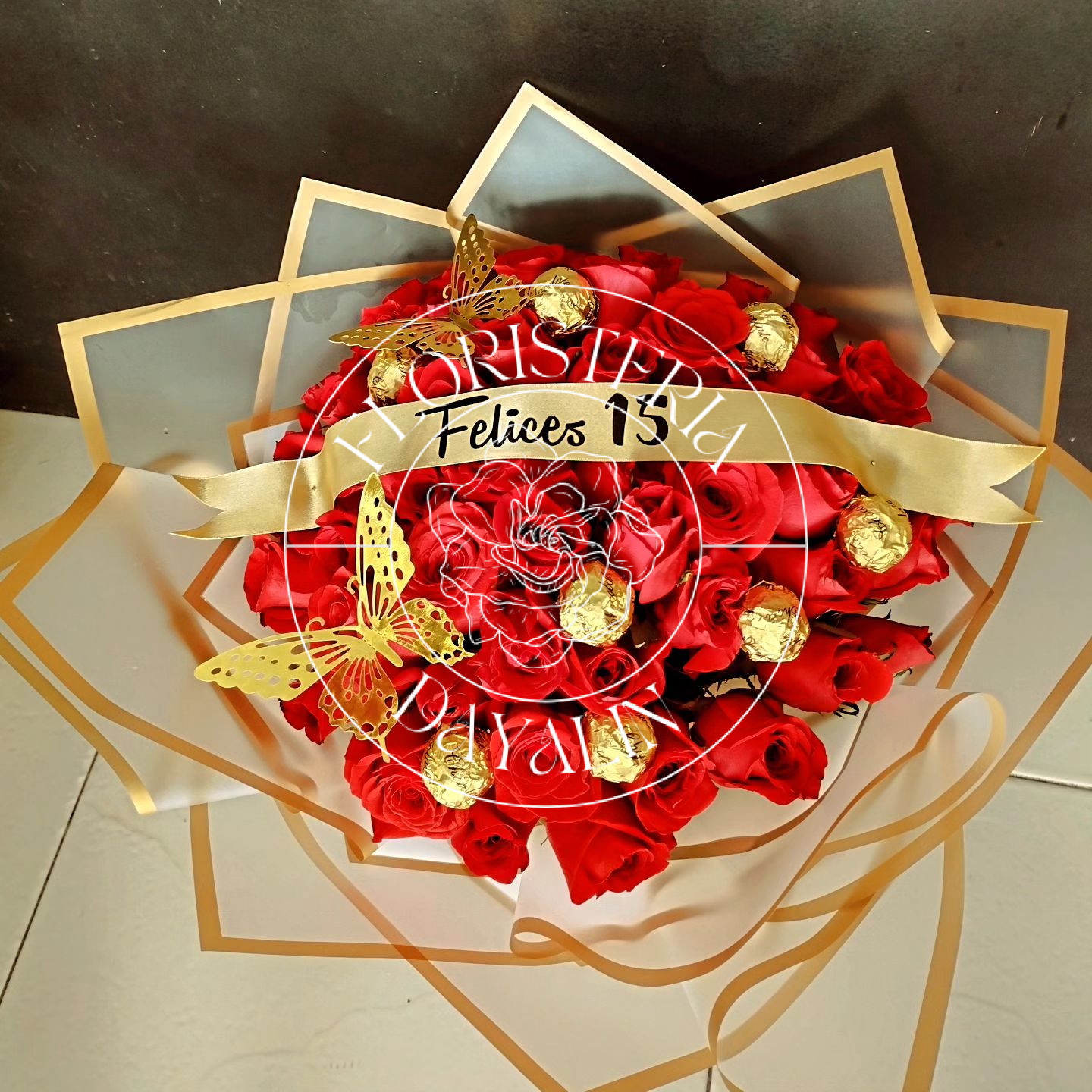 Ramo de Rosas para XV Años - Floristeria Dayalin